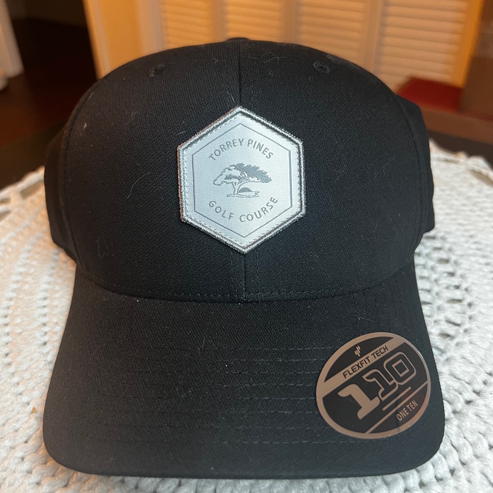 Torrey Pines Golf Bundle (Hat, Towel, Golf Balls)